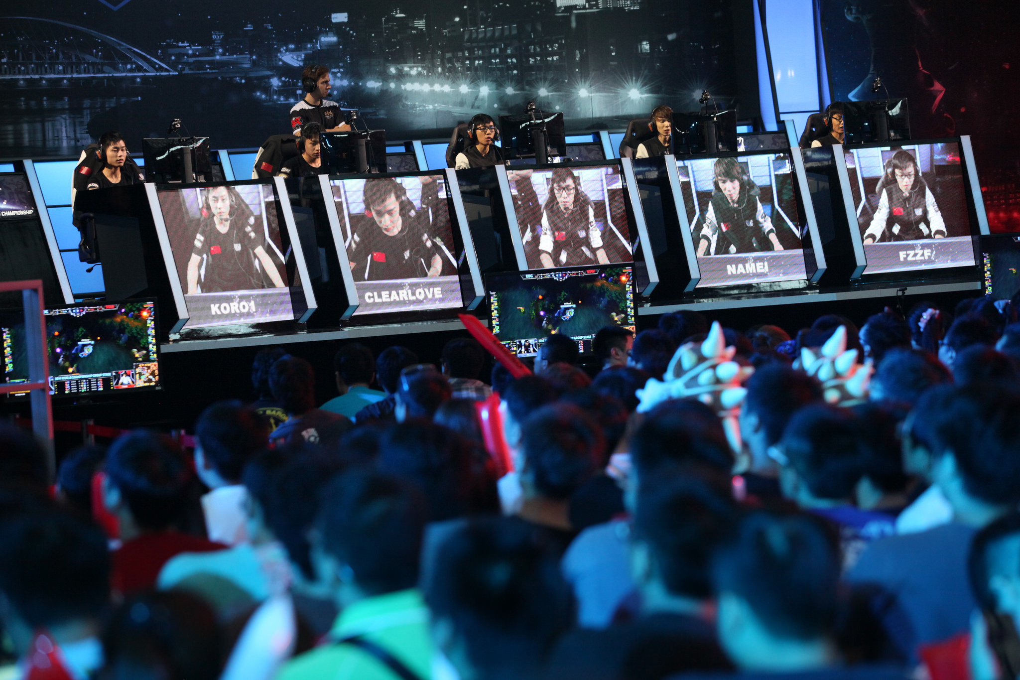 英雄联盟八强抽签引发LPL内战，电子竞技残酷规则下职业选手的竞技精神与LPL赛区风采